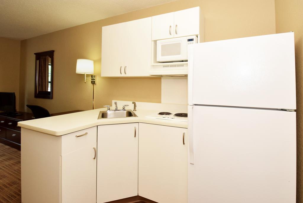 Extended America - Chicago - - Bollingbrook 2*